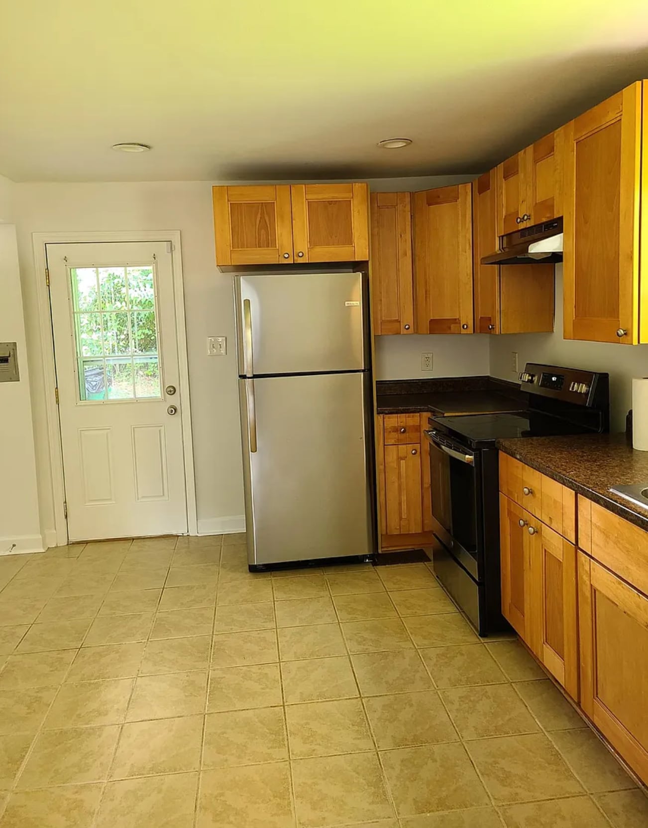 Kitchen - 3500 Rogers St