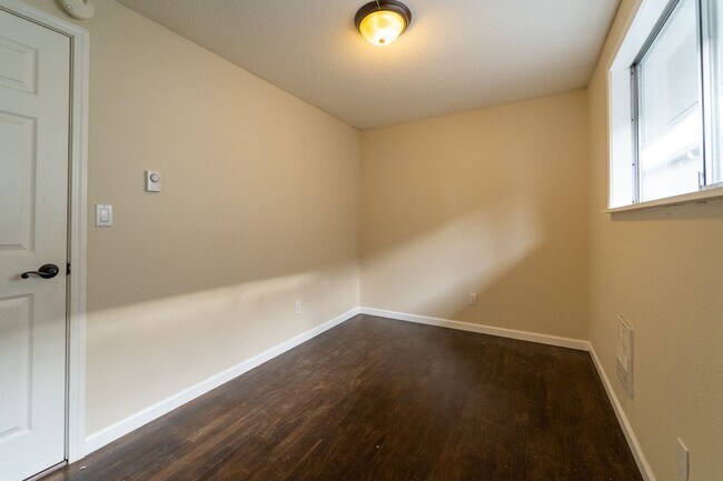 Building Photo - 5307 S Cedar St