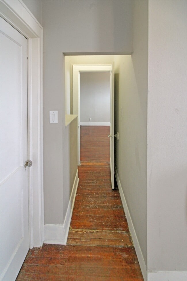 Building Photo - 1902 Church St