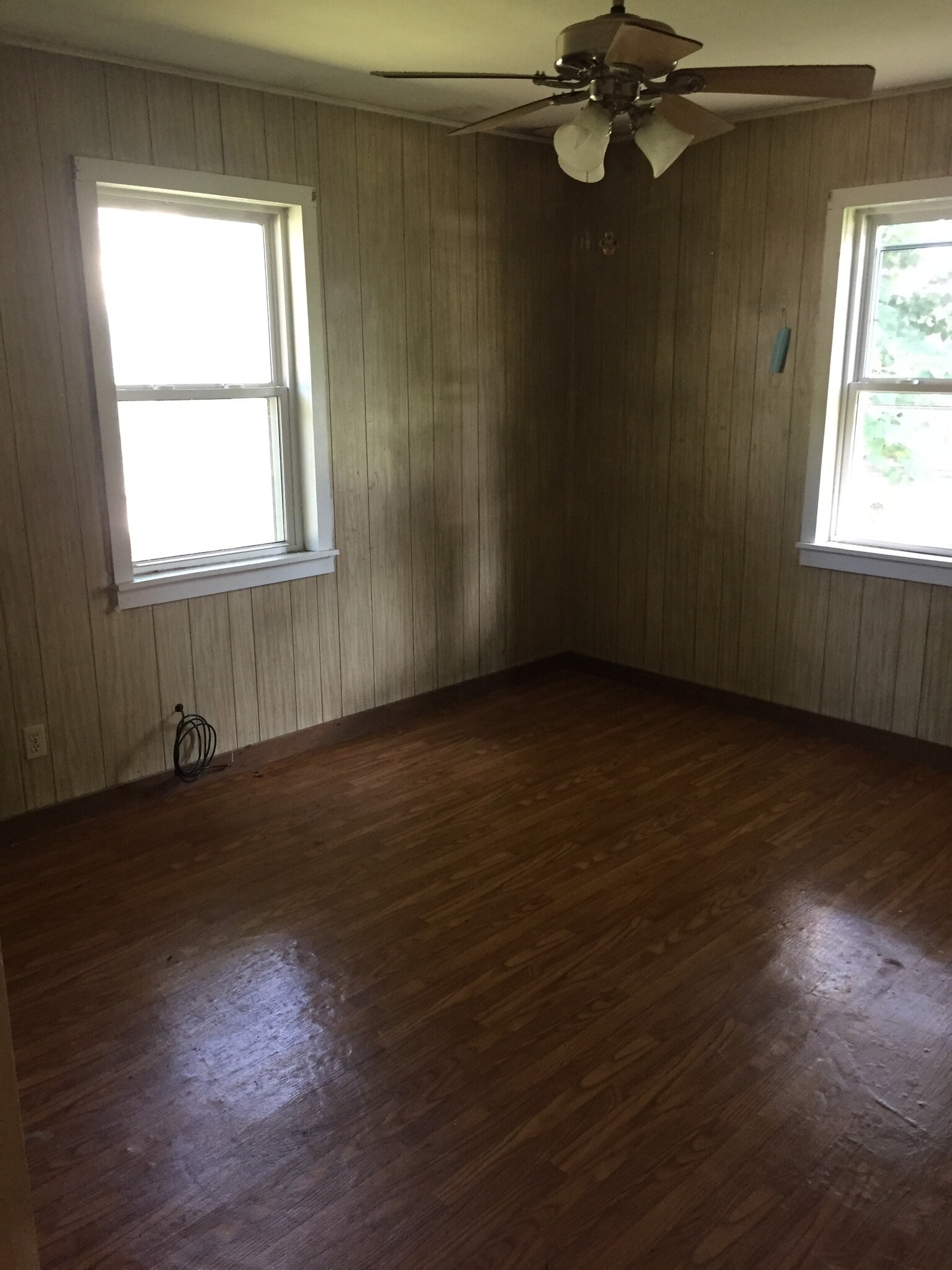 Building Photo - 307 Sunset Dr