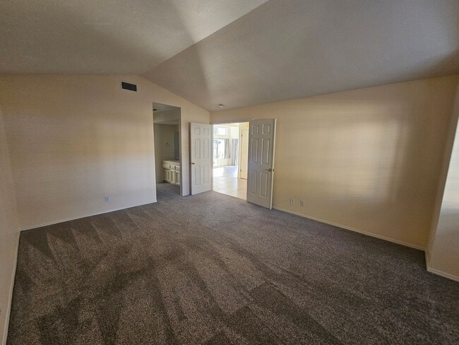 Building Photo - 231 Rosita St