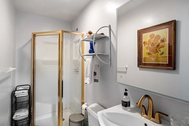 Building Photo - 45 Magoun St