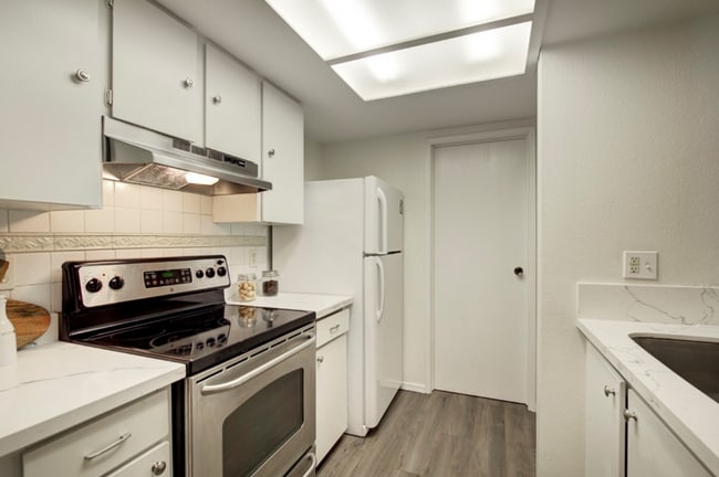 Building Photo - 50% of First Month for Move in before Nove...