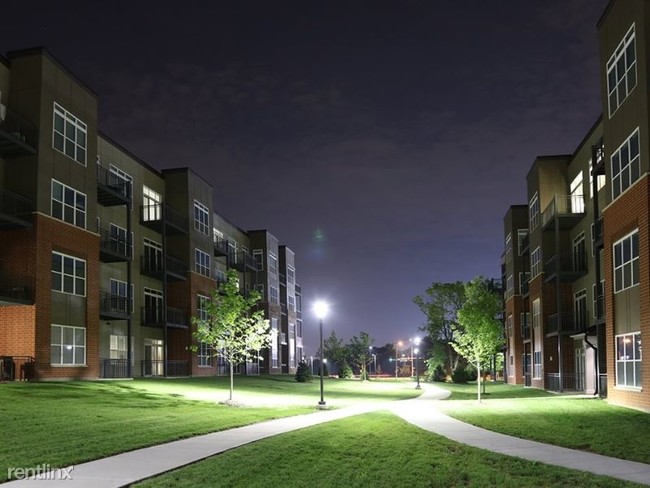 Building Photo - 1135 N Arlington Heights Rd