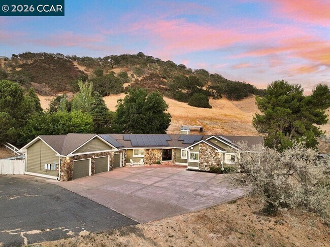 Building Photo - 4161 Leon Dr