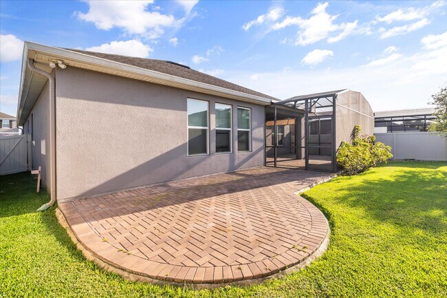 Building Photo - 3925 Green Sabal Dr