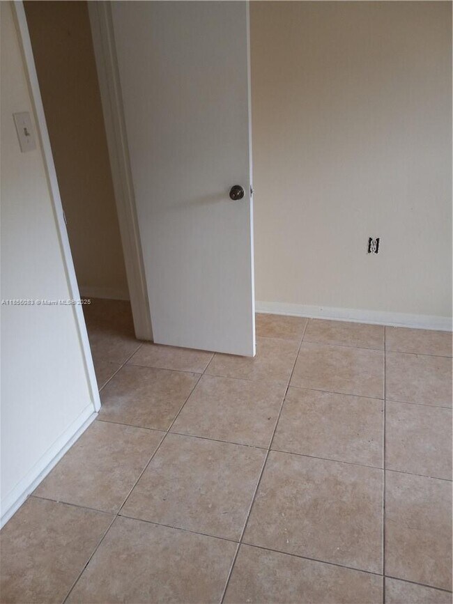 Building Photo - 2210 SW 81st Ave