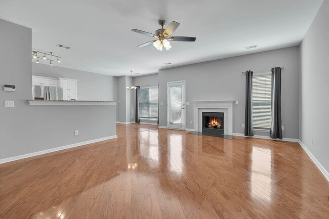 Building Photo - Beautiful and light-filled home in the desirable Normandy Place community located in Nashville’s ...