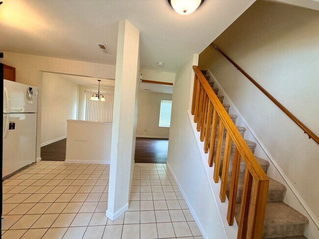 Building Photo - 152 Riders Way