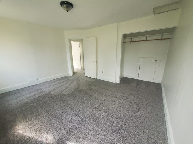 Building Photo - 20 Euclid St