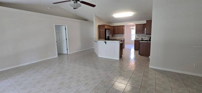 Building Photo - 113 Teak Rd