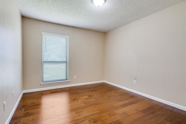 Building Photo - 2625 Briar Hill Dr