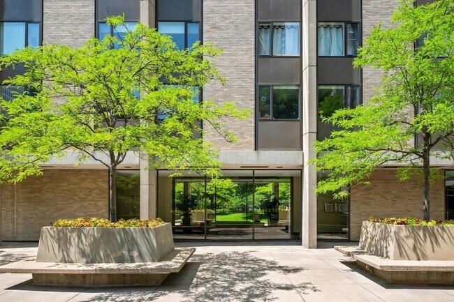 Building Photo - 19 S 1st St