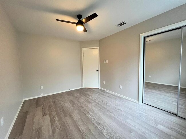 Building Photo - 12214 Thompkins Dr