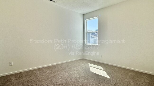 Building Photo - 5102 E Norma Ave