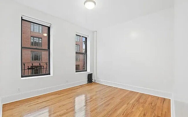 Primary Photo - 117 Perry Street