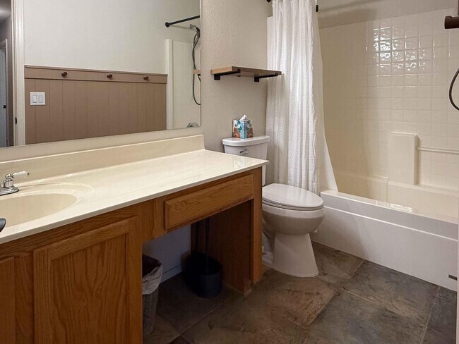 Building Photo - 3103 W Zachary Dr