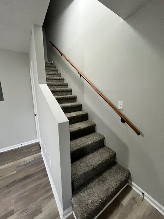 Building Photo - 2 Bedroom, 1.5 Bath Close to Berea College