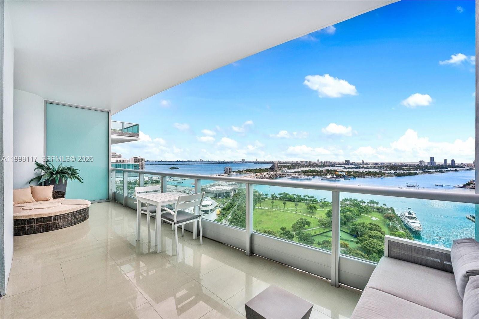 Building Photo - 900 Biscayne Blvd