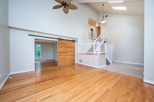 Building Photo - Exceptional Contemporary Features Privacy and a Scenic Back Yard.