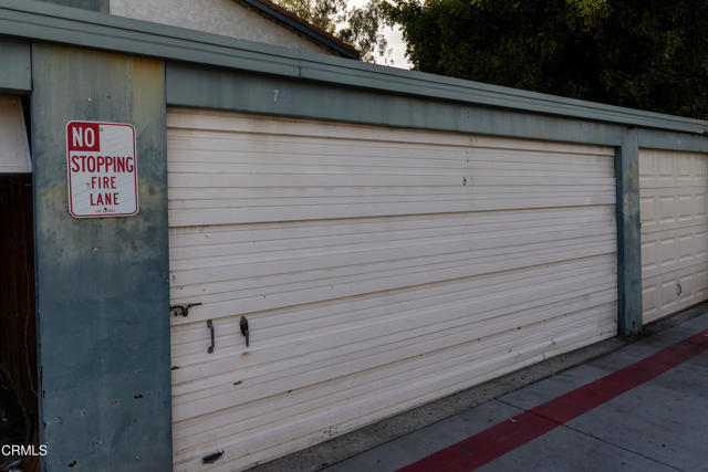 Building Photo - 126 E Ventura St