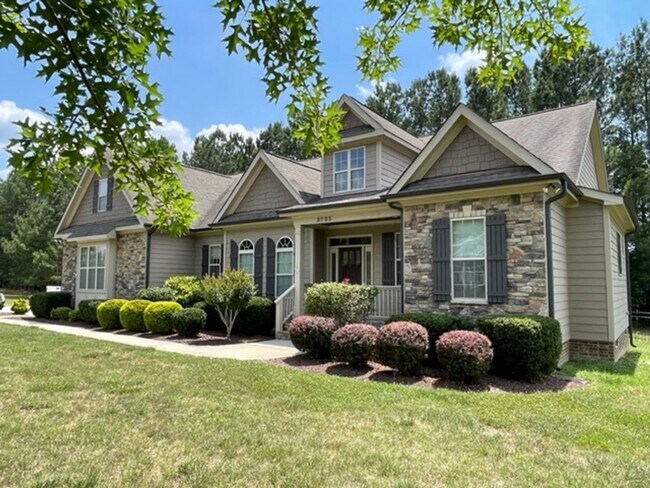 Building Photo - 3725 Nether Ridge Rd