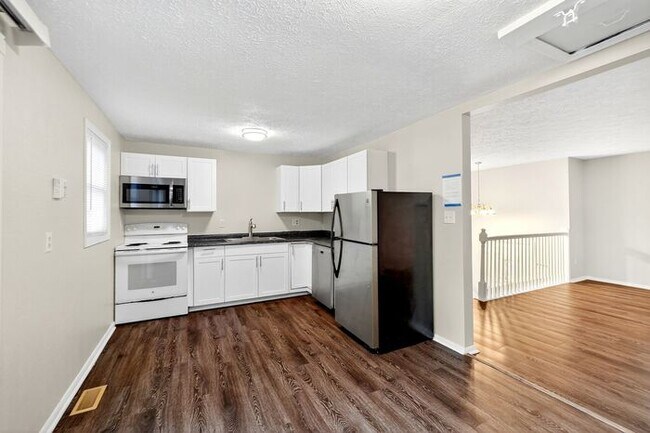 Building Photo - Nicely Updated Home