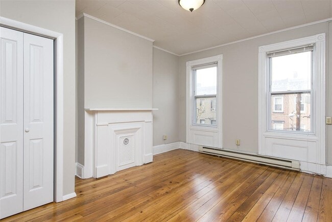 Building Photo - 351 7th St