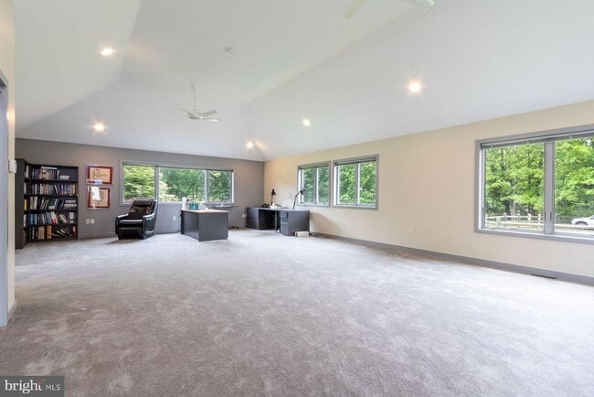 Building Photo - 125 Edison Furlong Rd