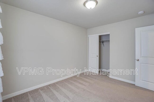 Building Photo - 8714 N 3rd Way