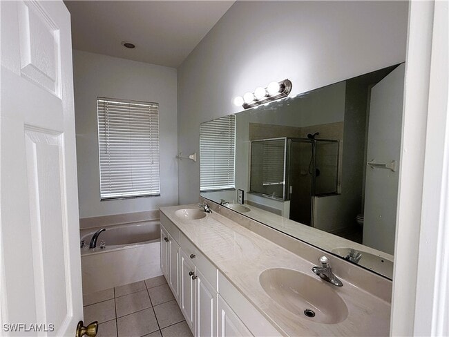 Building Photo - 1280 12th Ave NE