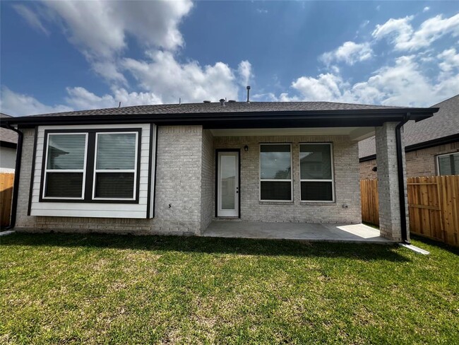 Building Photo - 10931 Cres Spg Dr