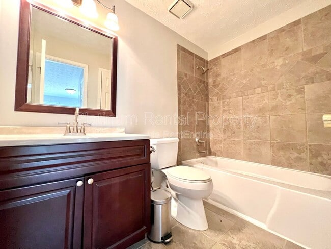 Building Photo - 1270 Weatherstone Dr NE