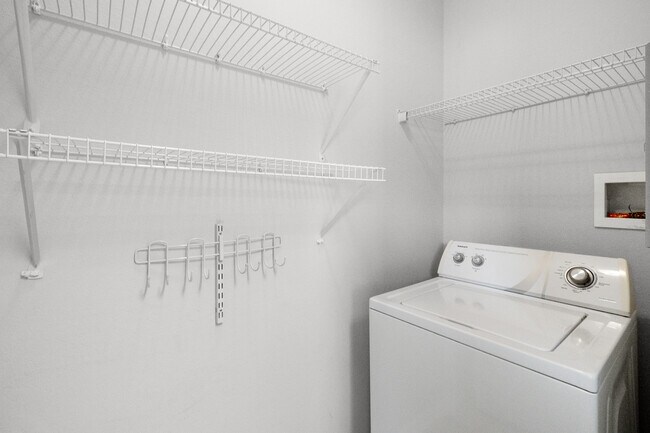 Building Photo - 558 Calen Ln