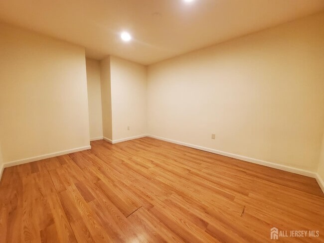 Building Photo - 202 Alder Ct