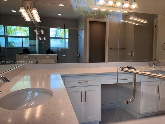 Building Photo - 12780 SW Clear Water Way