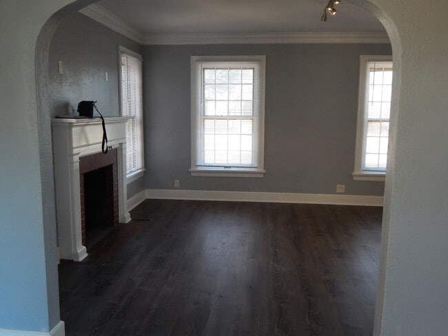 Living Room - 3127 N 55th St