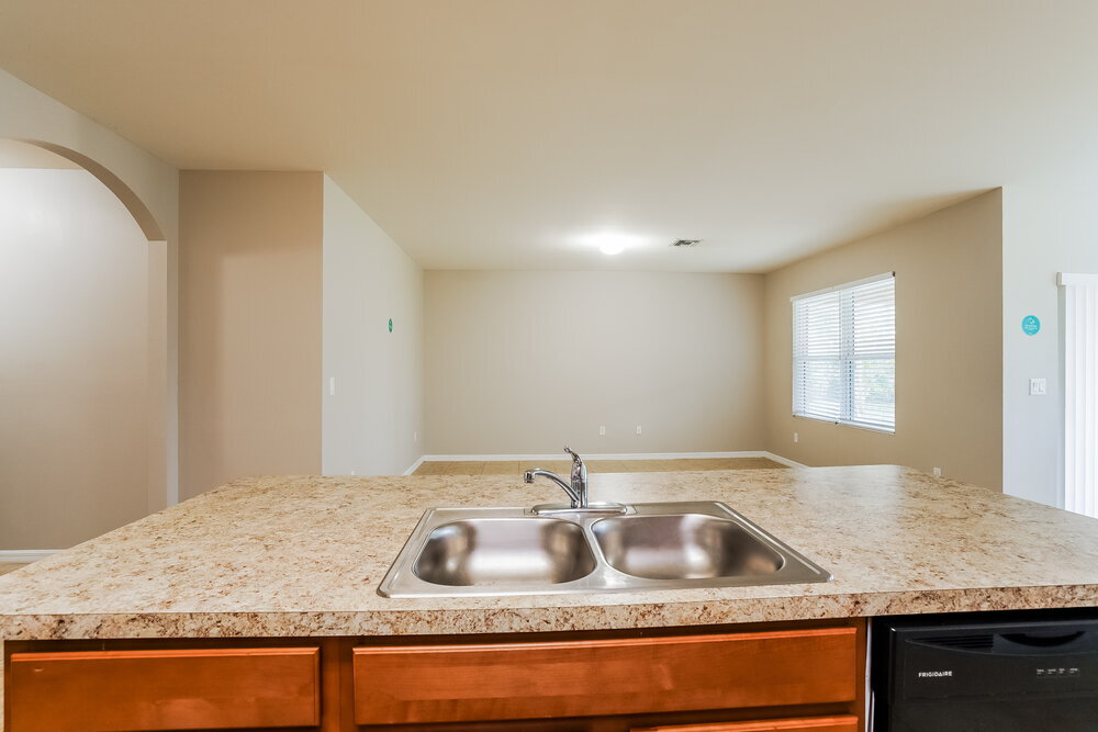 Building Photo - 2002 SE 12th St