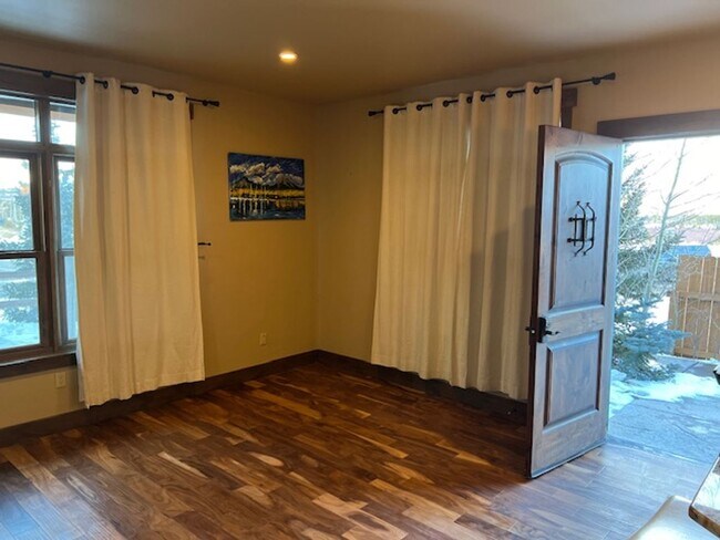 Building Photo - Unfurnished 2 bedroom in Frisco. Walk to Main Street! Garage and private Hot tub!