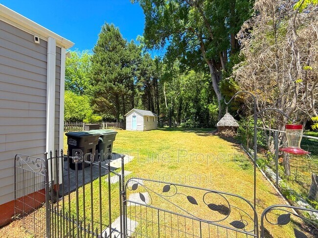 Building Photo - 1216 Jackson Rd