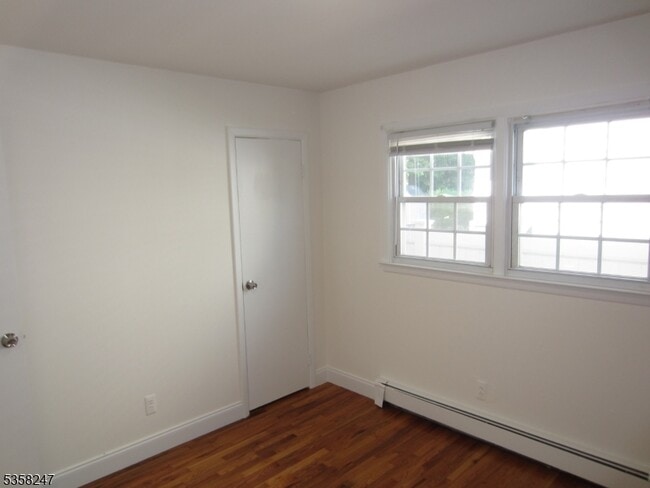 Building Photo - 423 Leonhardt Dr