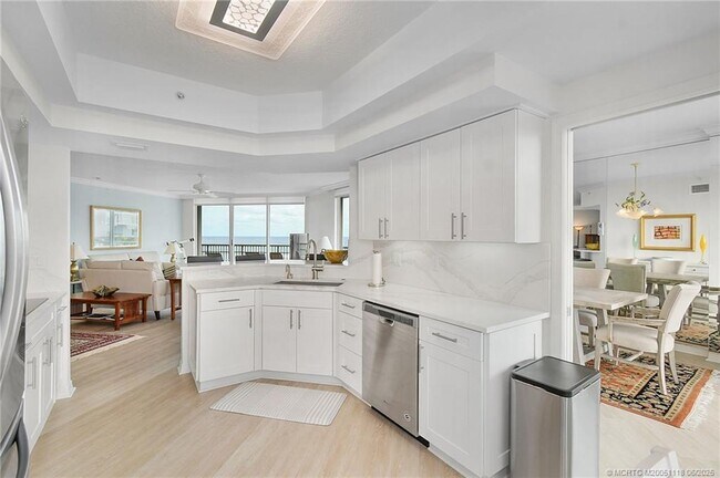 Building Photo - 8600 S Ocean Dr