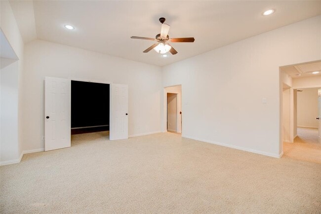 Building Photo - 163 N Almondell Way