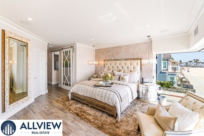 Building Photo - Stunning Beach House located on Newport Beach Boardwalk- 30+ Day Rental!