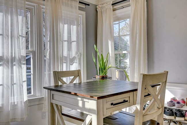 Building Photo - Spacious Ranch in Hickory