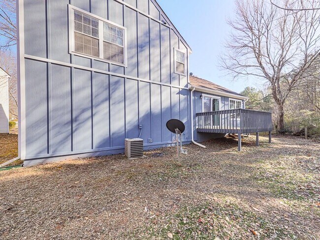 Building Photo - 4375 Yellow Rose Dr