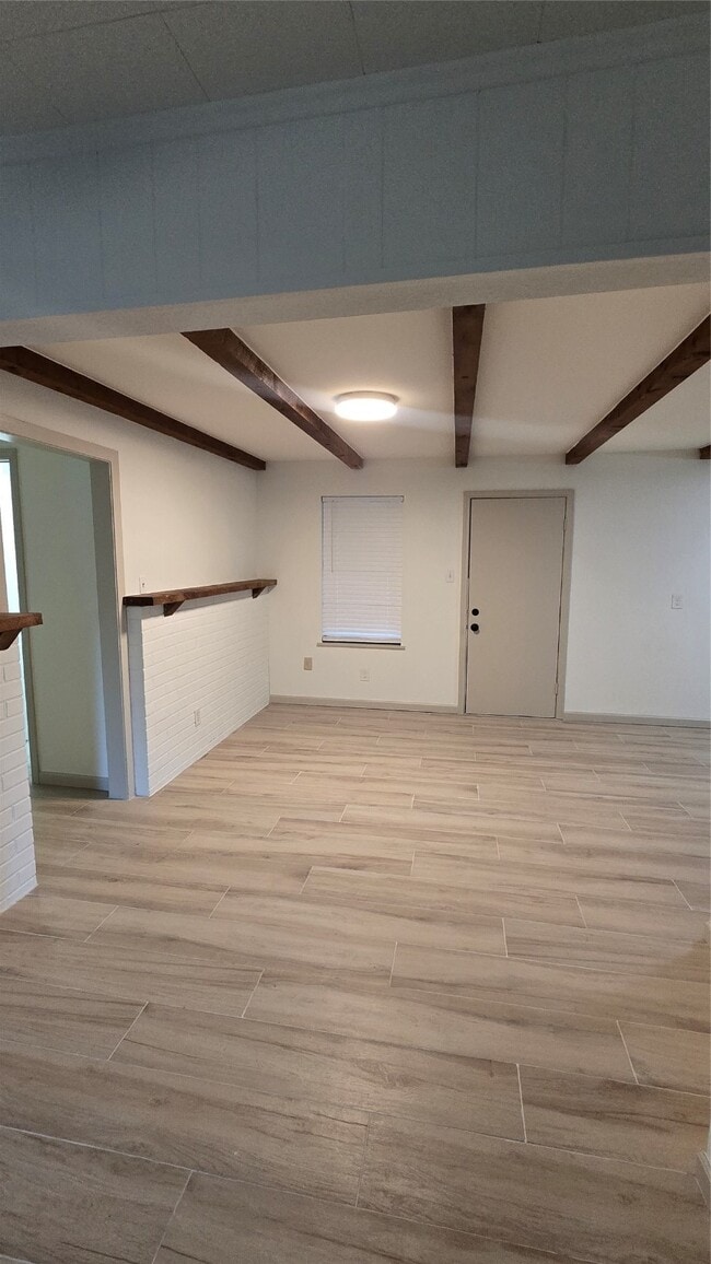Building Photo - 8235 Thompson Rd