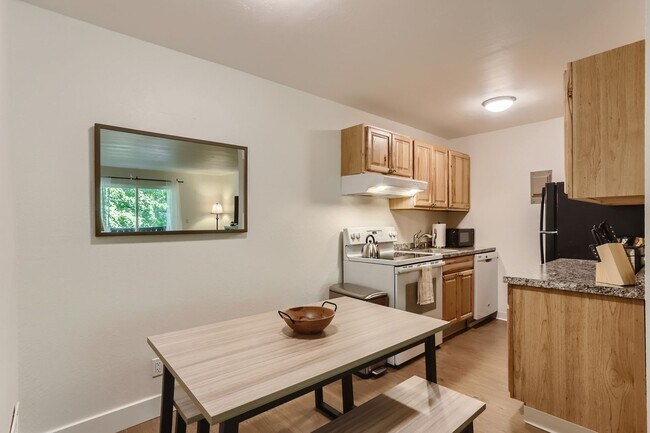 Building Photo - Charming Boulder Condo with Deck, Steps to...