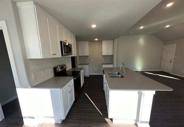 Building Photo - 1700 E Powell Ave