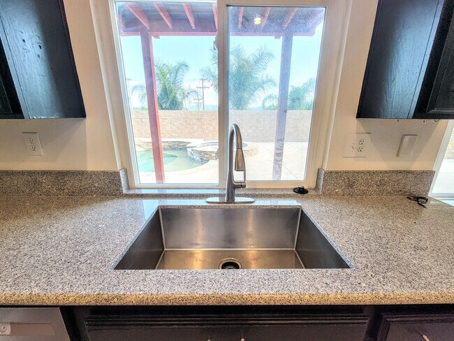 Building Photo - Pool House By Temecula Mall- Just Pure Ele...